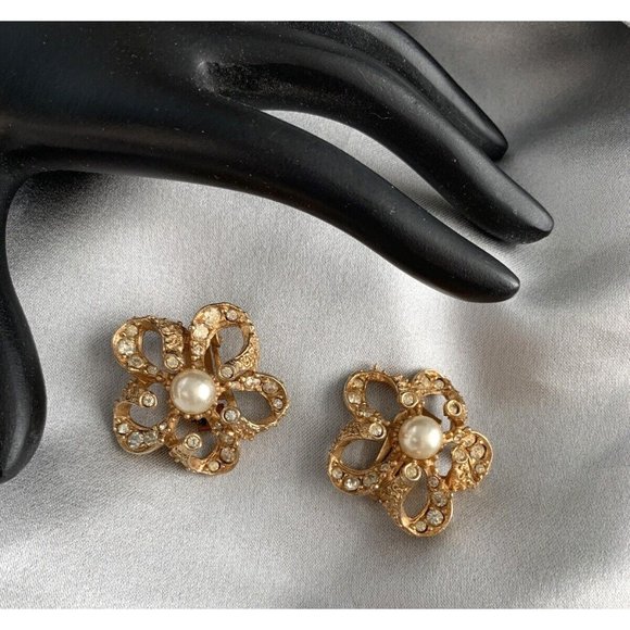 Vintage Hobe Gold Tone Faux Pearl Rhinestone Bows  7" Bracelet Clip Earring Set - Picture 6 of 12